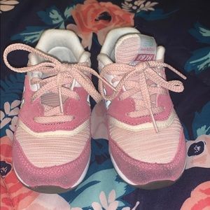 Toddler girls New Balance Sneakers